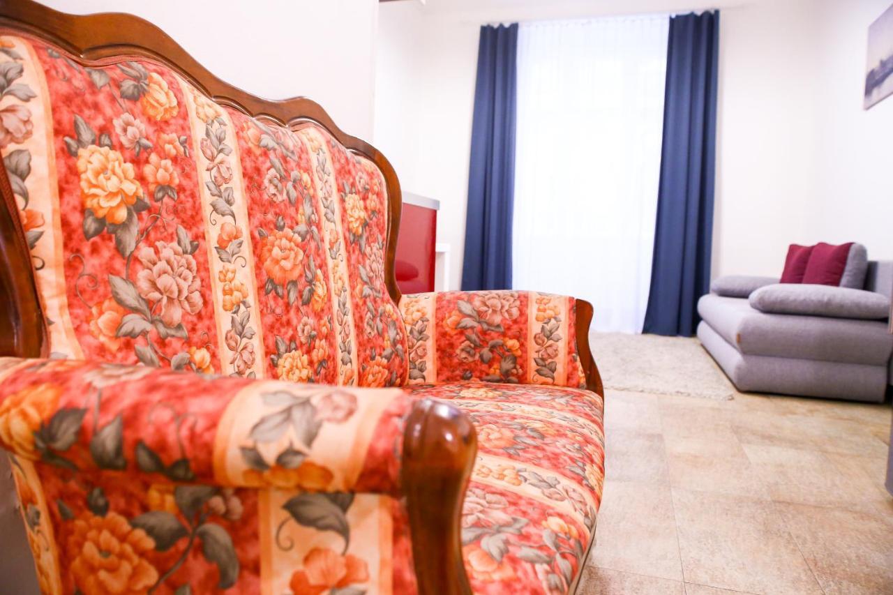 Stefania Apartment Centre Praag Buitenkant foto